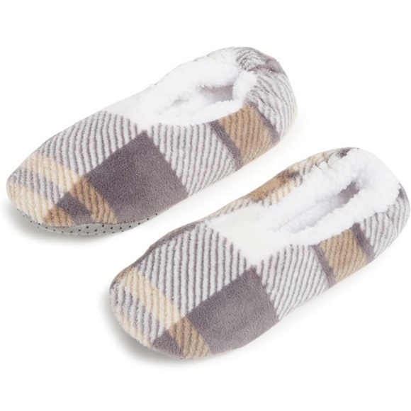 NWT Vera Bradley Sherpa Extra Fuzzy Slippers - Picture 1 of 1